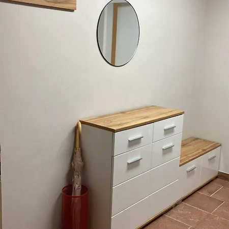 Freshly Renovated Studio Apartment - Top Location In Weinstadt Exterior foto