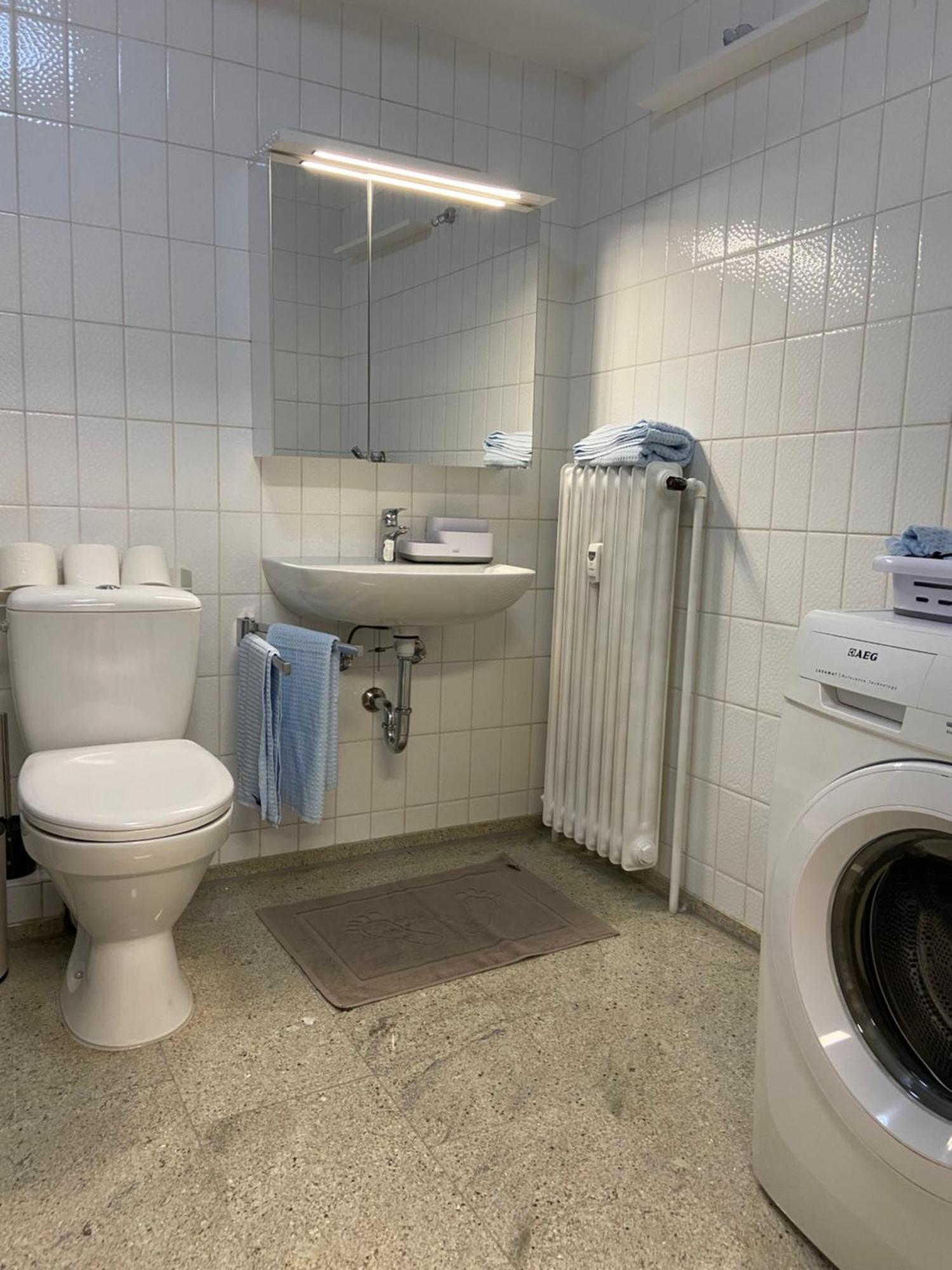 Freshly Renovated - Location In